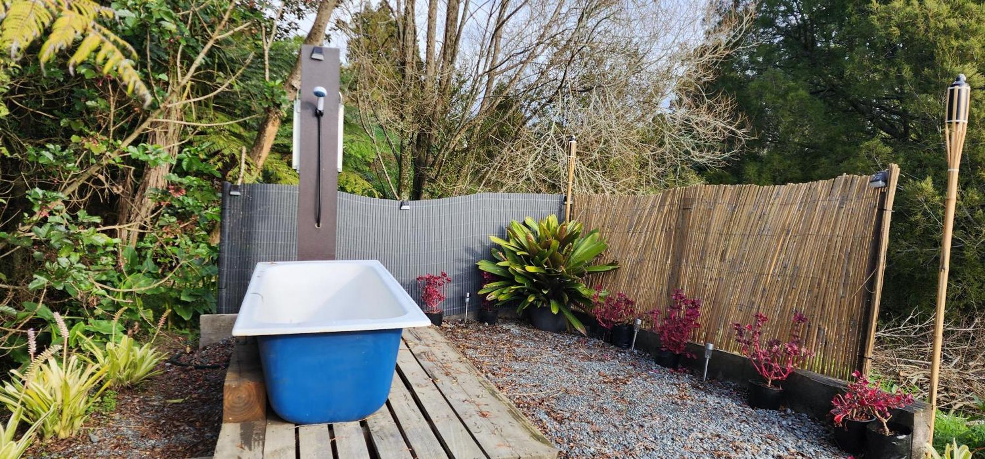 Cozy Cabin2 With Outdoor Bath At Dairy Flat Farm Waitoki Eksteriør bilde